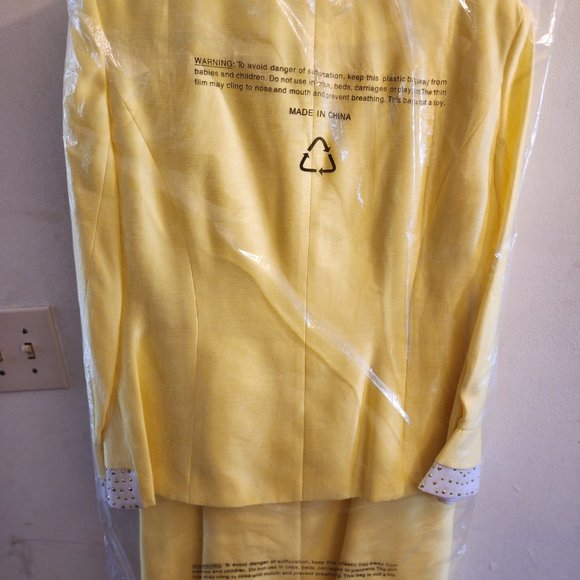 Ladies Church Skirt Suit - Picture 3 of 4